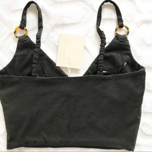 Mink Pink Crop Tortoise Shell Detail - Picture 4 of 4